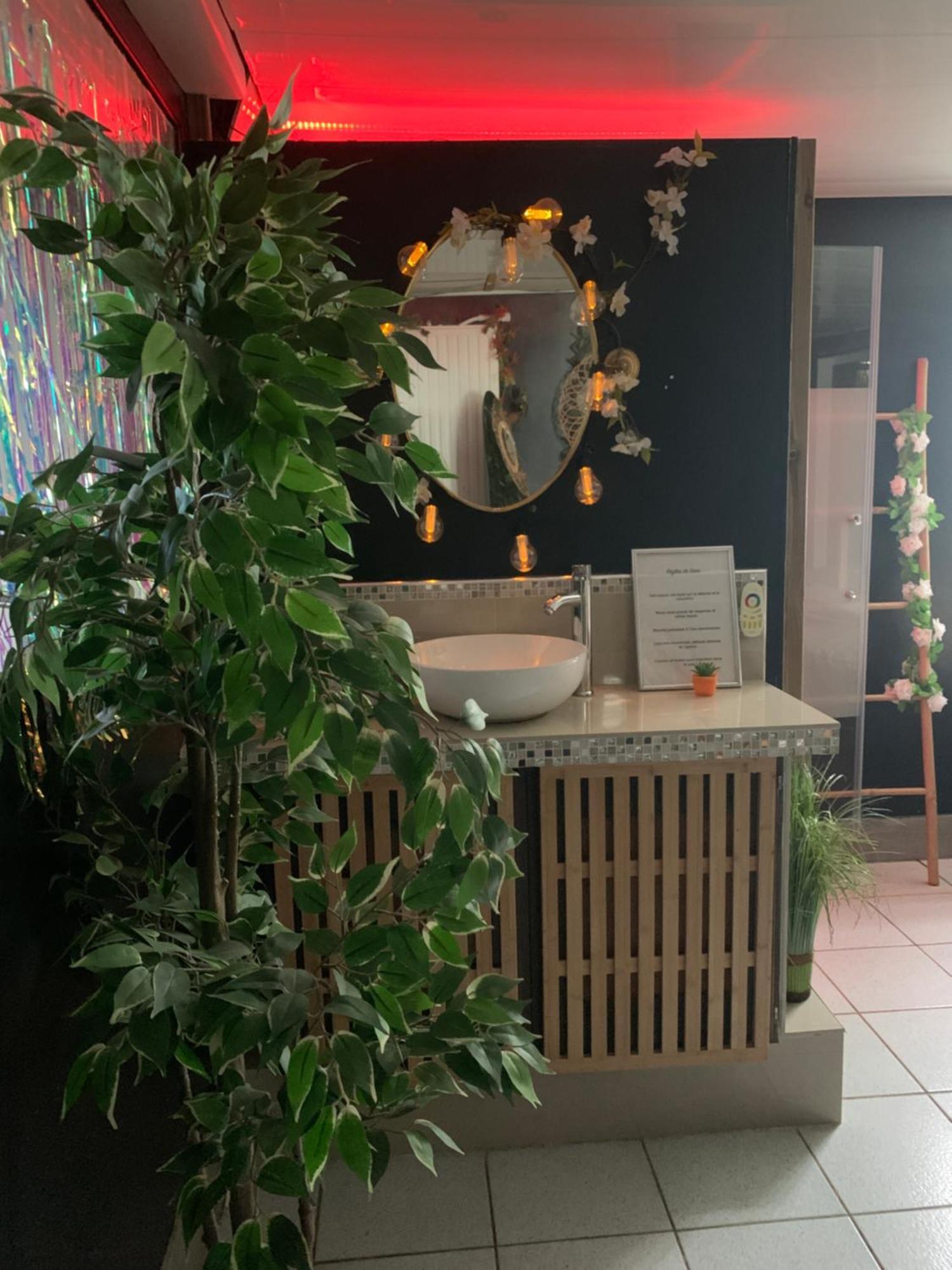 Suite Romantique Jacuzzi Gagny Buitenkant foto